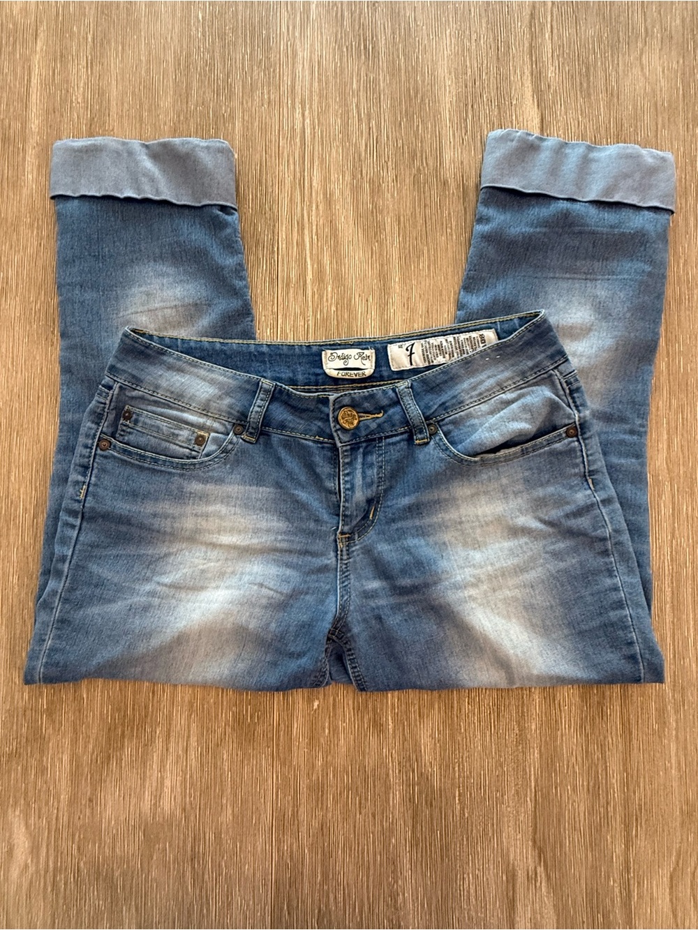 Low rise medium wash cuffed cropped boyfriend jeans size 7
